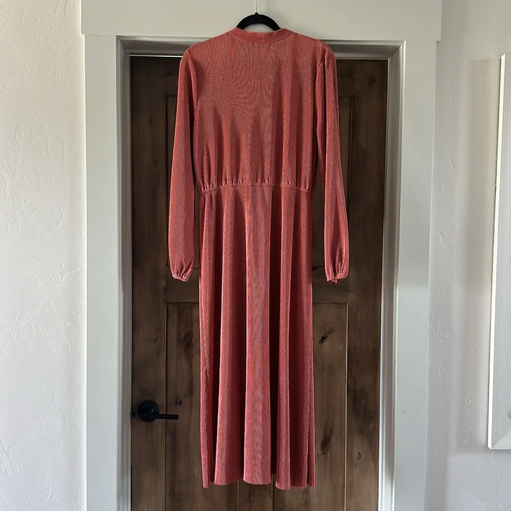Intempo Kimono Duster in Salmon Color in accordian texture - Picture 13 of 15